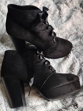 Women’s Forever Black Lace-Up Platform Ankle Boots
